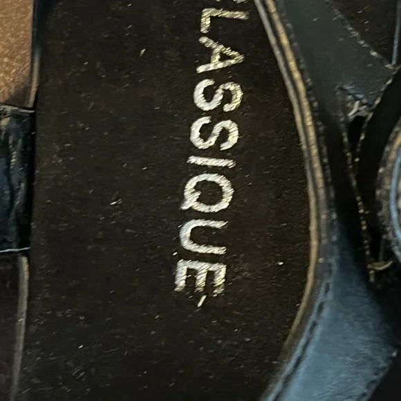 Classique Harper Black Women's Size 8
Stretch Upper 11/4" Heel Sandals New - Picture 9 of 12